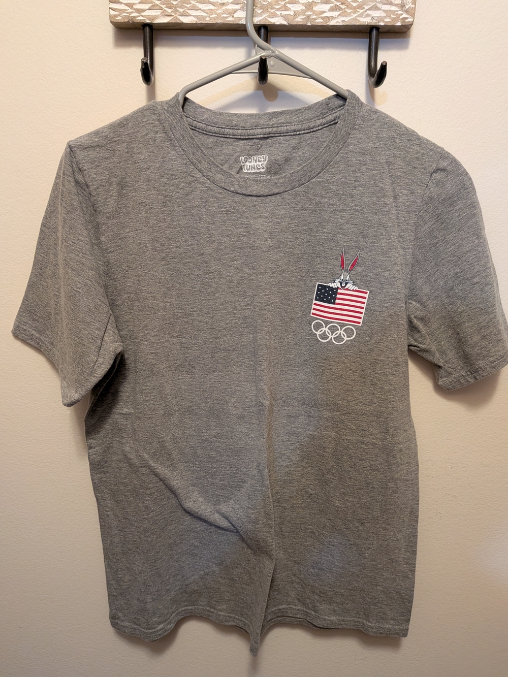 Warner Bros. Gray Short-Sleeve Tee with USA Flag & Olympic Rings